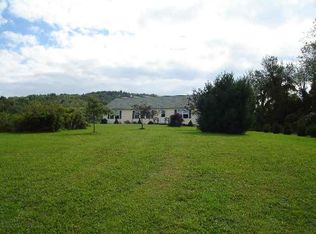 30 Wagar Ln, Troy, NY 12182