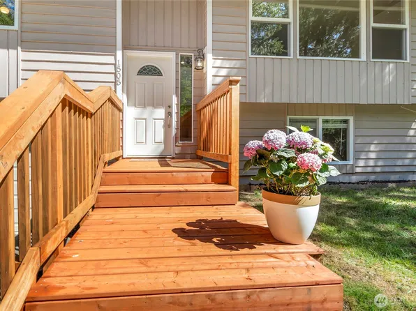 1505 SE Shadowood Drive, Port Orchard, WA 98367