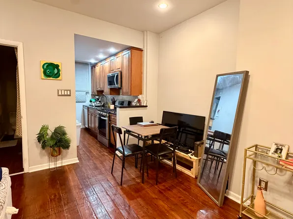 937 N 4th St APT A, Philadelphia, PA 19123