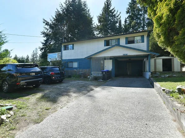 5727 Trail Ave, Sechelt, BC V7Z 0L8