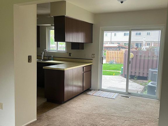 3rd image of 143 Sheffield Dr