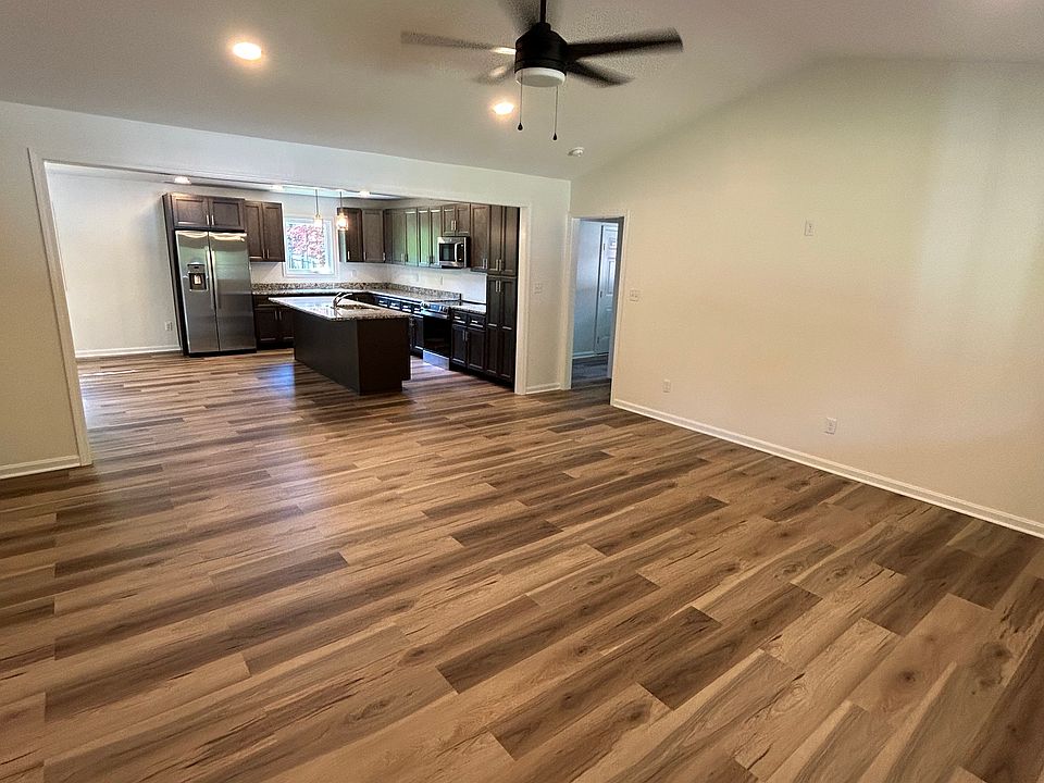 1st image of 3032 Dartmouth Dr