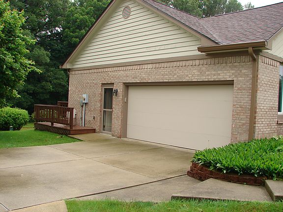 3rd image of 1793 N Sugar Creek Trl