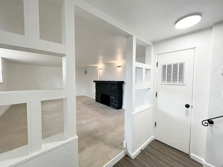 418 Parkwood Rd — Photo 2