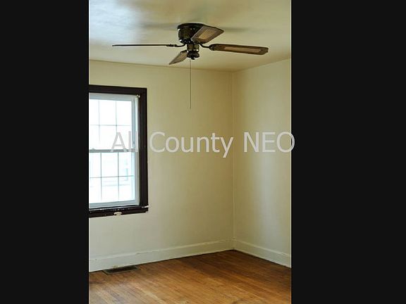 3rd image of 581 E Judson Ave