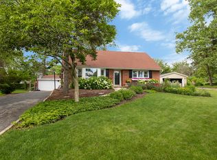 908 Bemis Rd, Glen Ellyn, IL 60137