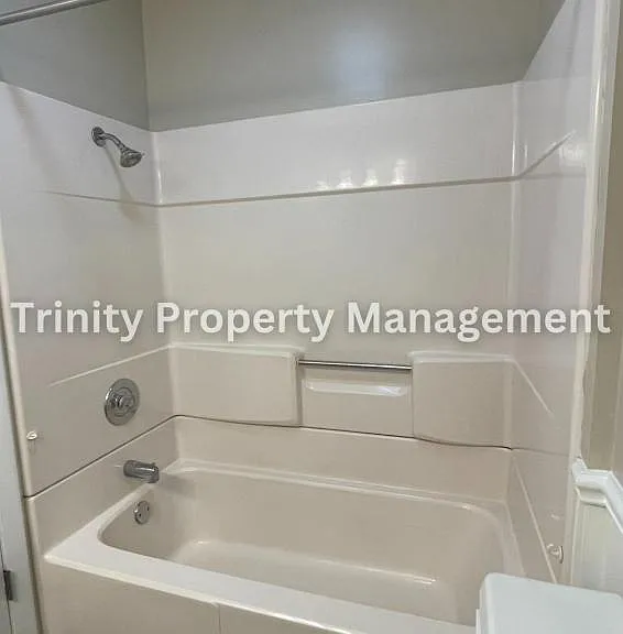 305 Michael St — Photo 11