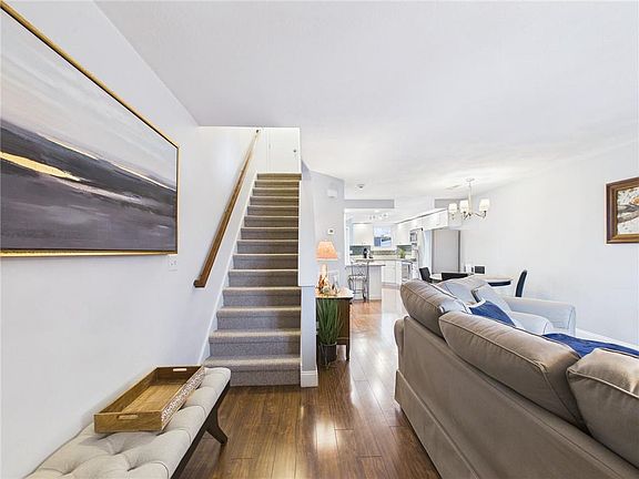 2nd image of 3399 Post Rd APT 6