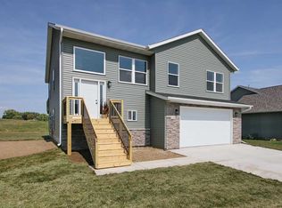 321 Galileo Dr, Riverside, IA 52327
