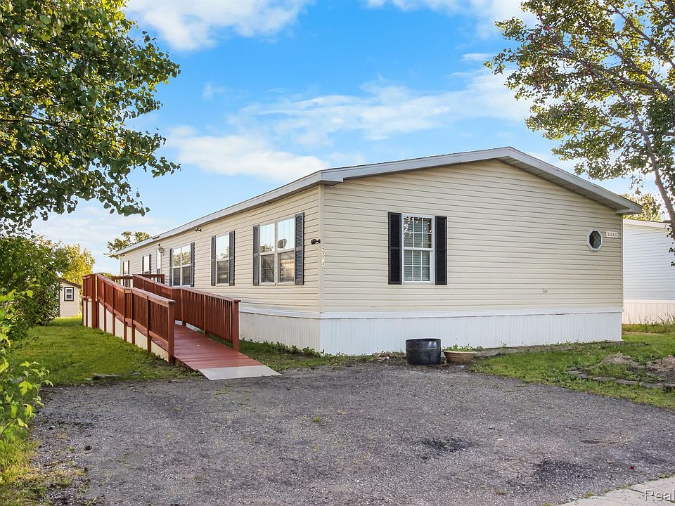 1st image of 2284 Crestview Dr