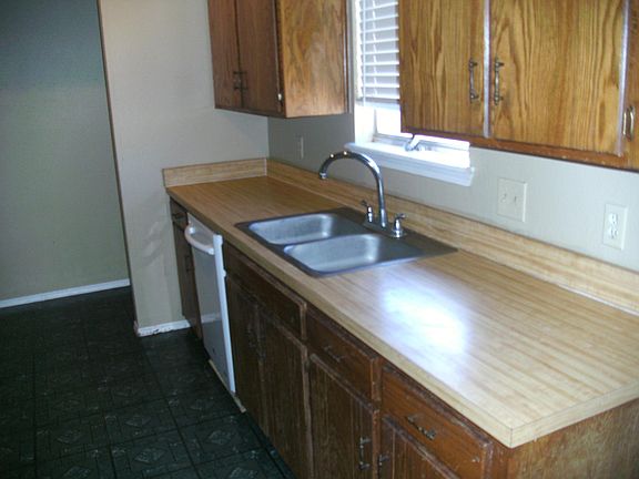 5th image of 6946 Benwood Sq