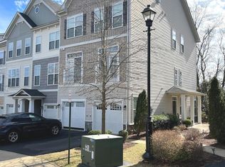 1599 Renate Dr, Woodbridge, VA 22192