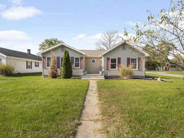 2904 S 3rd St, Niles, MI 49120
