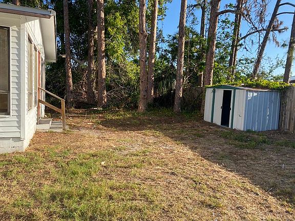 3rd image of 7656 Hart Dr