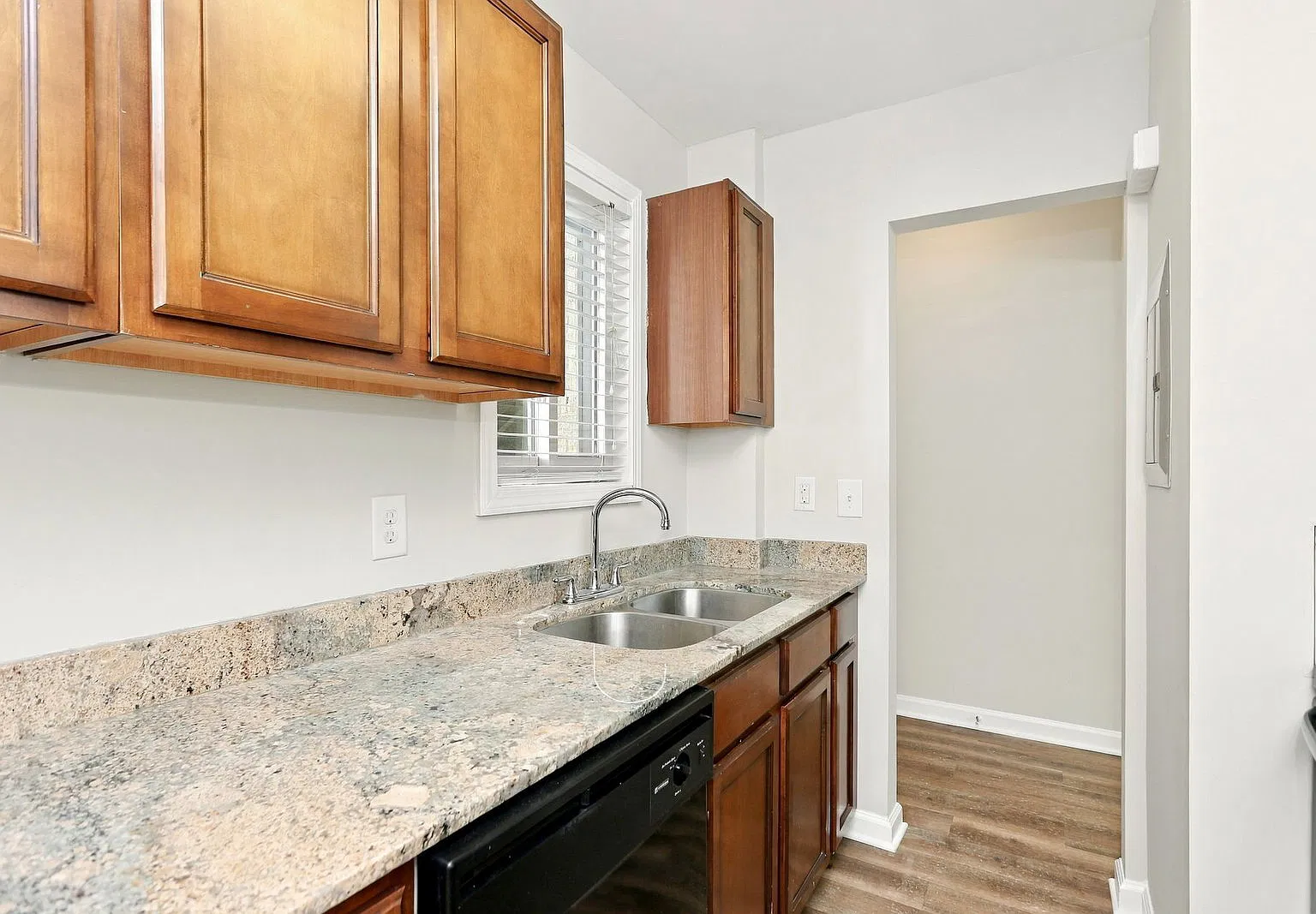 1 bed, 1.0 bath, 600 sqft, $1,295 — Photo 4