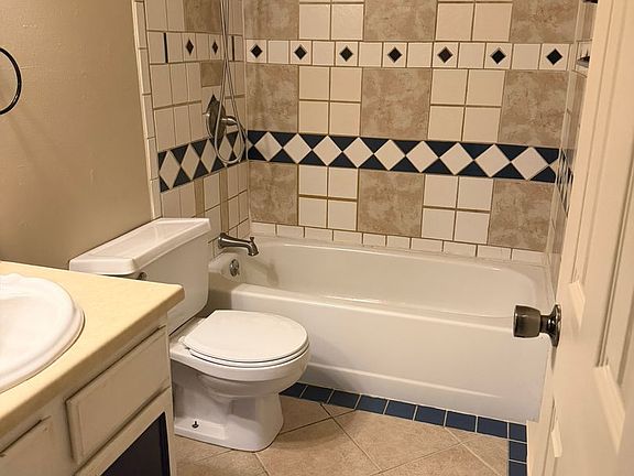 4th image of 733 Alexander Rd APT C