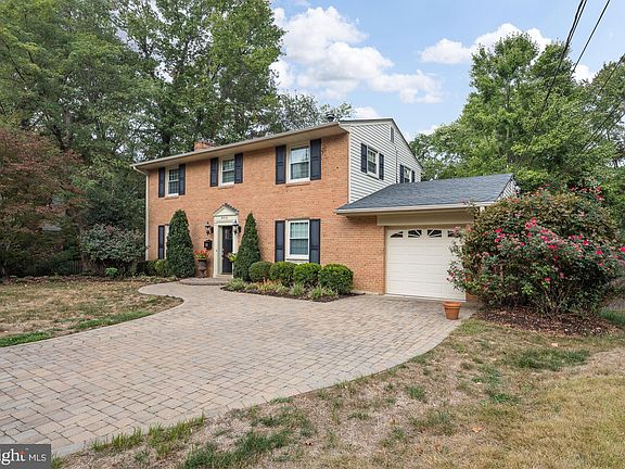 3rd image of 8414 Alyce Pl