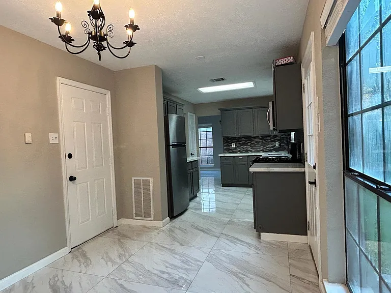 14210 Orchard Farms Ln — Photo 8