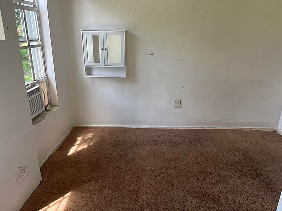2nd image of 421 N 10th St