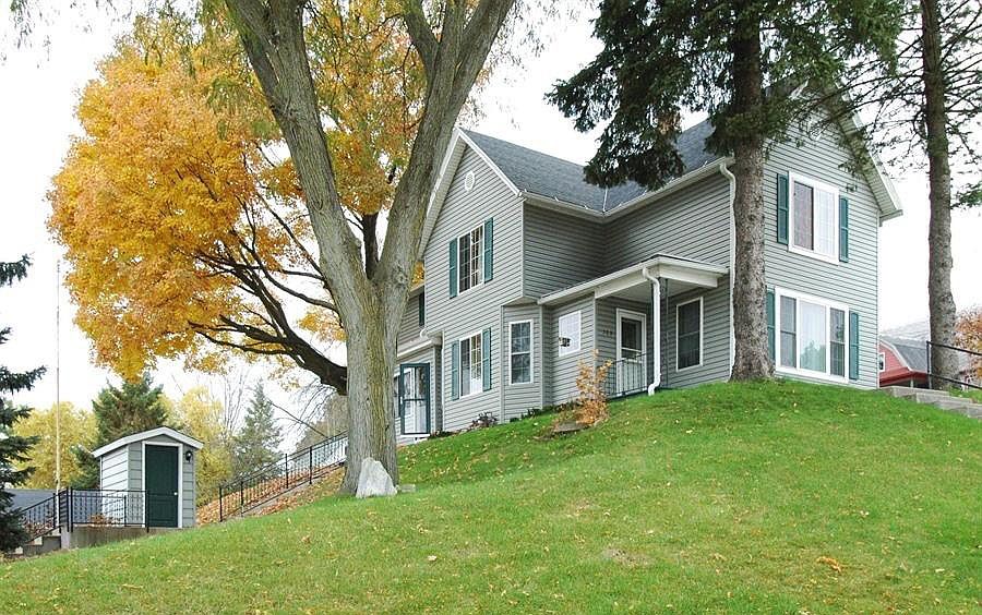 1st image of 709 Horicon St