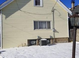 3712 N 28th St, Milwaukee, WI 53216