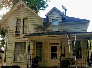 507 S College St, Mount Carroll, IL 61053