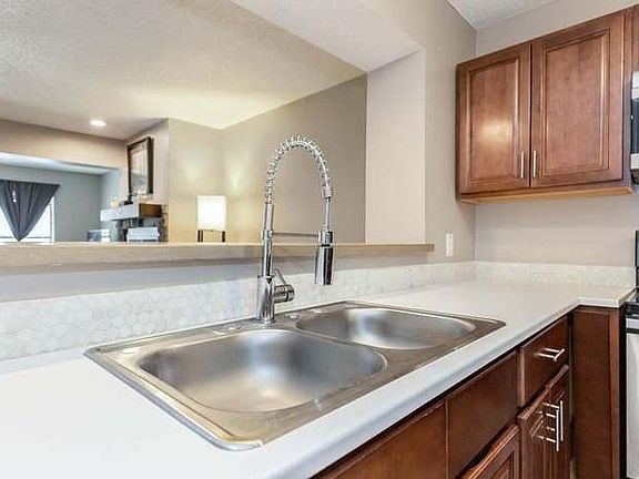 4th image of 8883 W 106th Ter #8883