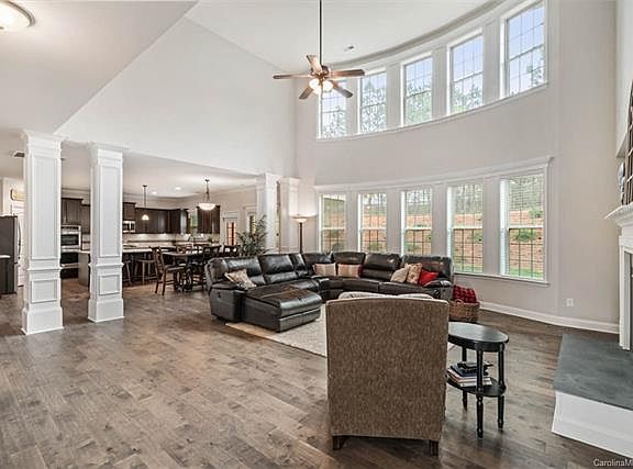 3rd image of 4014 Halyard Dr #8