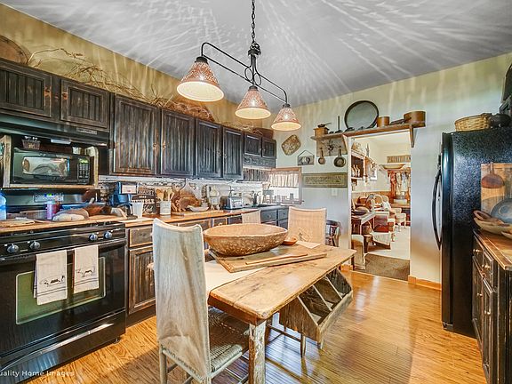 4th image of 106 Round House St