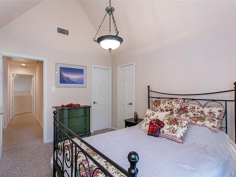 5735 Richmond Ave #B — Photo 12