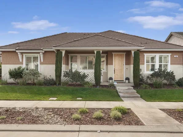 720 Channel Dr, Lathrop, CA 95330