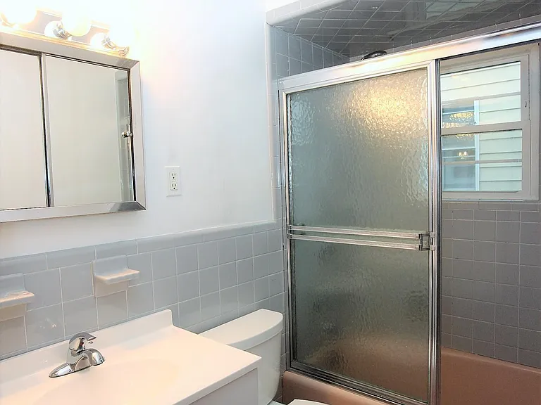 52 Westminster Ave #1 — Photo 14