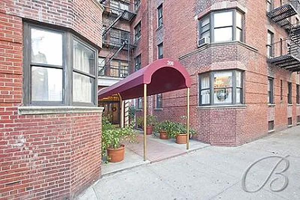 Sold by Bellmarc Realty | media 9