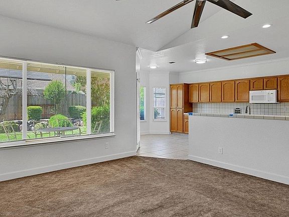 4th image of 1602 Majorca Dr