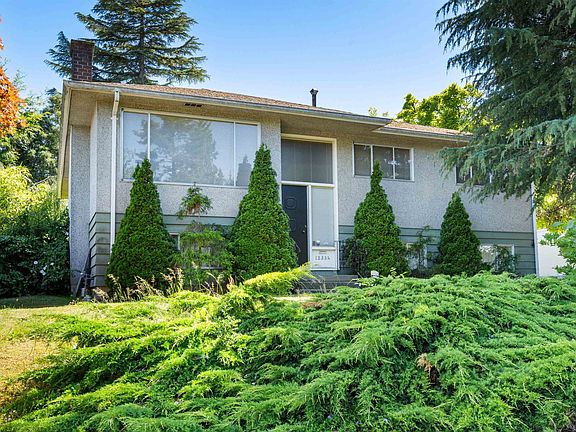 3rd image of 12534 Grove Cres