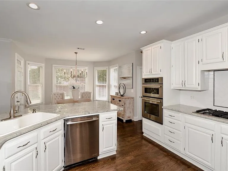 310 Windsor Gate Cv — Photo 19