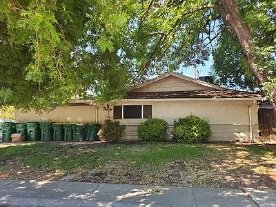 4th image of 841 W Los Felis Ave