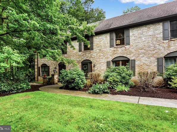 1316 Sand Hill Rd, Hummelstown, PA 17036