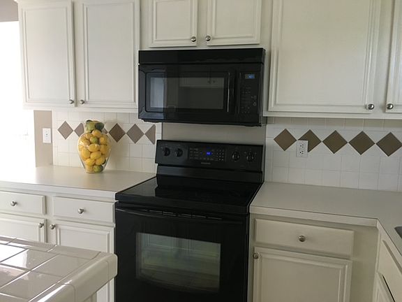 5th image of 4724 Sunflower Dr