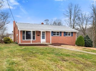 6191 Collie Dr, Bethel Park, PA 15102