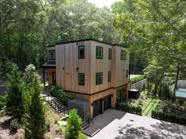 125 Laurel Valley Dr, Sag Harbor, NY 11963