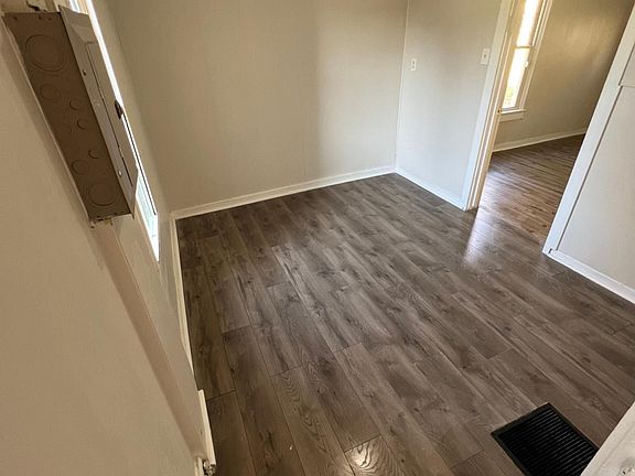 3rd image of 205 N C St #4