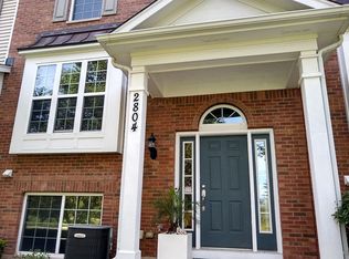 2804 Neubauer Cir, Lindenhurst, IL 60046