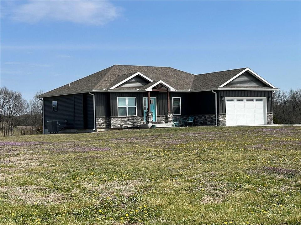 1st image of 305 SW 11th Rd