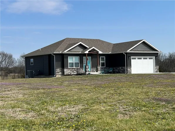 305 SW 11th Rd, Warrensburg, MO 64093