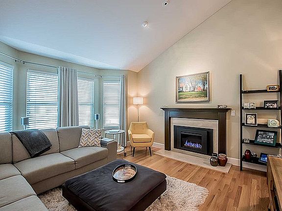 2nd image of 617 Barcelona Dr