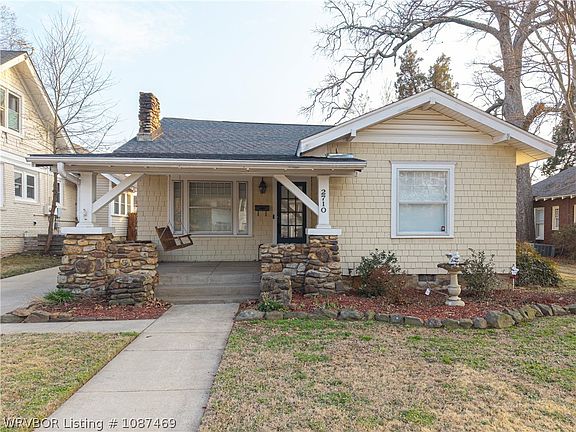 2nd image of 2710 Reeder St