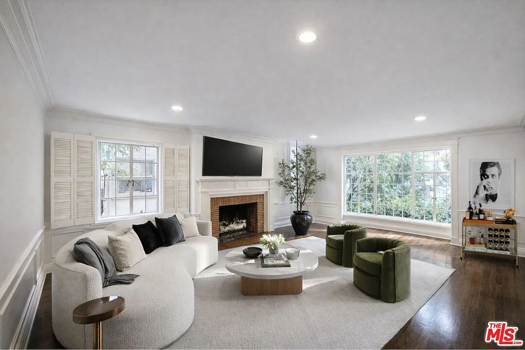 2 bed, 2.0 bath, 1301 sqft, $5,000 — Photo 4