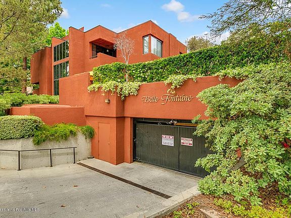 4th image of 776 S Orange Grove Blvd APT 13