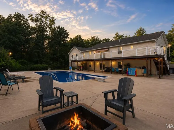 4714 Huntington Dr, Farmington, MO 63640